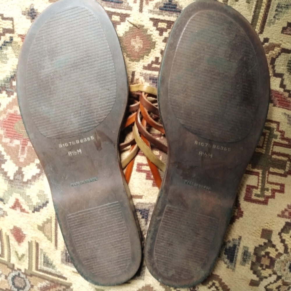 NC CLUB Strappy LeatherThong Sandals - Picture 4 of 7